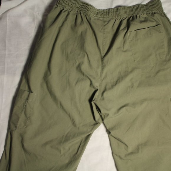 green scrubs pants - Picture 5 of 7